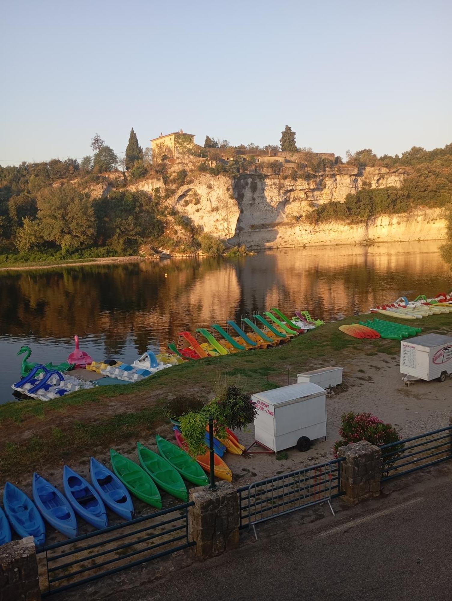 Saint-Martin-dʼArdècheCairenou Location公寓 外观 照片